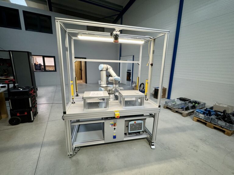 Cobot for steel clips